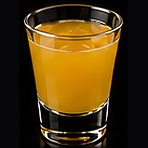Gold Rush classic cocktail on a dark bar background